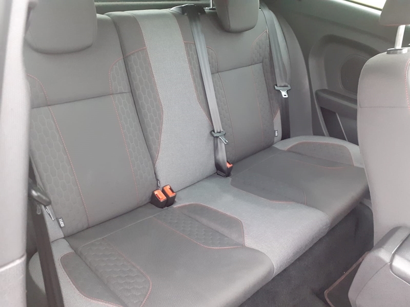 Ford 1.0 T EcoBoost ST-Line Hatchback 3dr Petrol Manual (s/s) (104 g/km, 138 bhp)