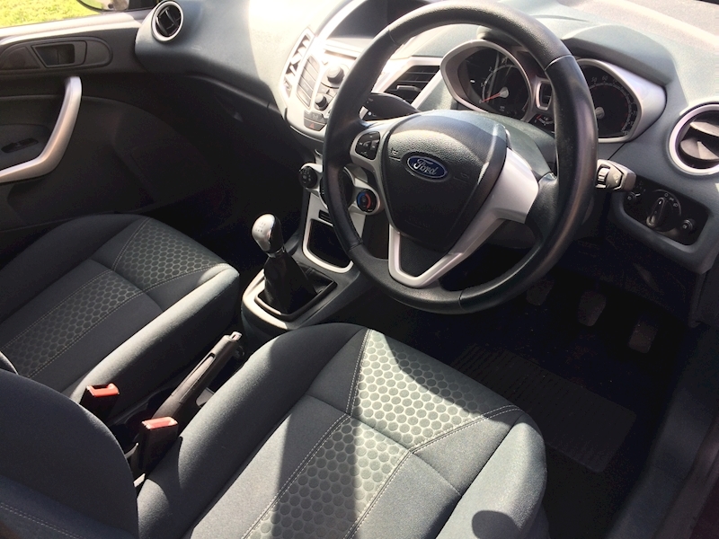 Ford 1.4 Zetec Hatchback 5dr Petrol Manual (133 g/km, 94 bhp)