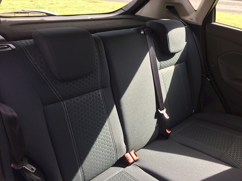 Ford 1.4 Zetec Hatchback 5dr Petrol Manual (133 g/km, 94 bhp)