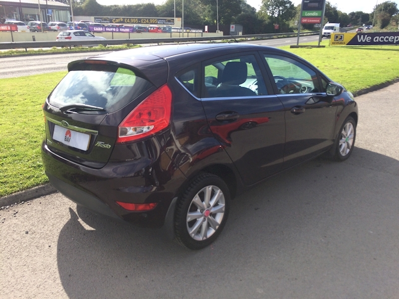 Ford 1.4 Zetec Hatchback 5dr Petrol Manual (133 g/km, 94 bhp)