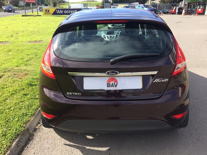 Ford 1.4 Zetec Hatchback 5dr Petrol Manual (133 g/km, 94 bhp)