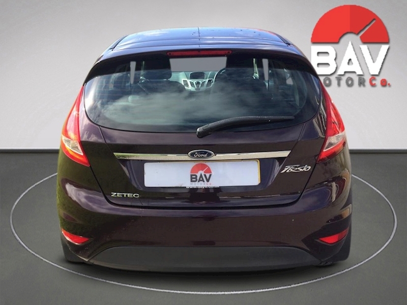 Ford 1.4 Zetec Hatchback 5dr Petrol Manual (133 g/km, 94 bhp)