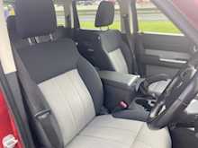 Dodge 2.8 CRD SXT SUV 5dr Diesel Automatic (250 g/km, 176 bhp)