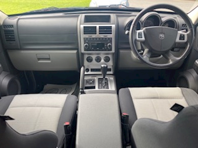 Dodge 2.8 CRD SXT SUV 5dr Diesel Automatic (250 g/km, 176 bhp)