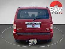 Dodge 2.8 CRD SXT SUV 5dr Diesel Automatic (250 g/km, 176 bhp)