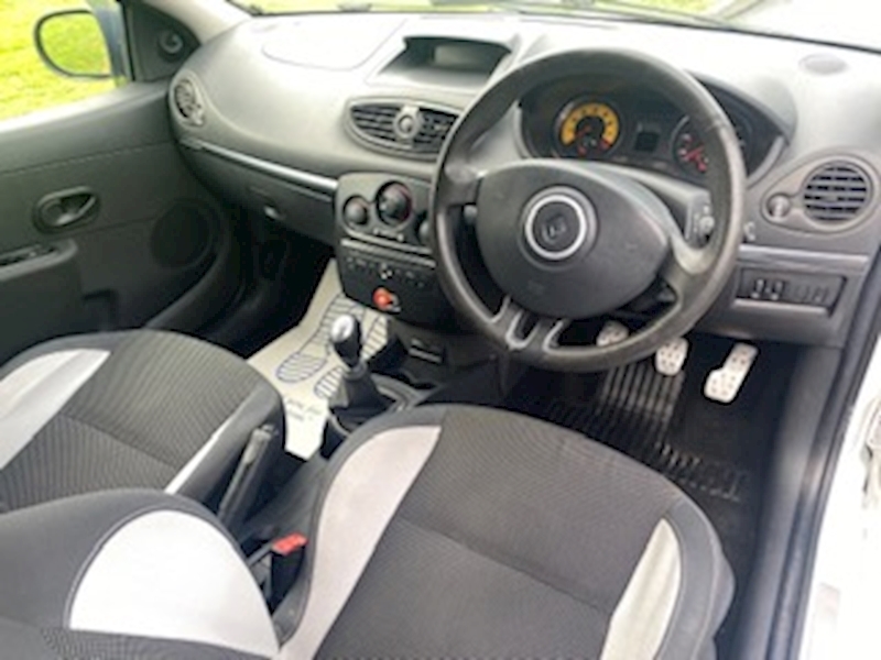 Renault 2.0 Renaultsport Cup Hatchback 3dr Petrol Manual (195 g/km, 197 bhp)