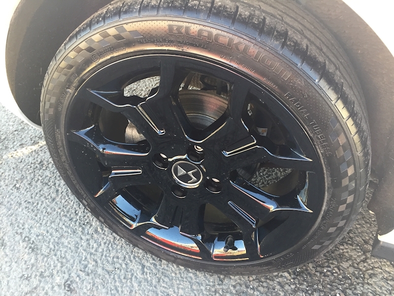 DS AUTOMOBILES 1.2 PureTech Elegance Hatchback 3dr Petrol EAT6 (s/s) (110 ps)