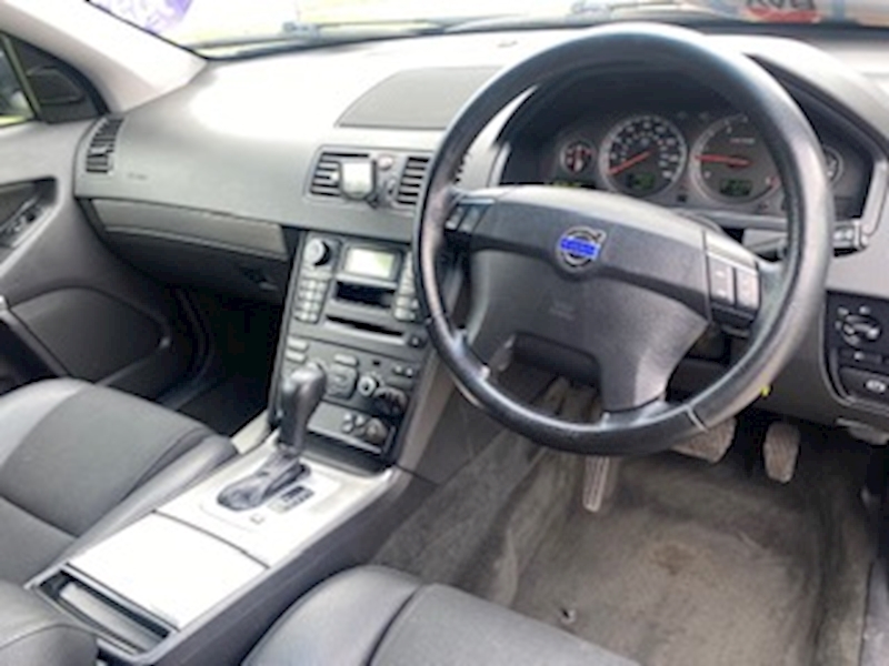 Volvo 2.4 D5 Active SUV 5dr Diesel Geartronic AWD (224 g/km, 182 bhp)