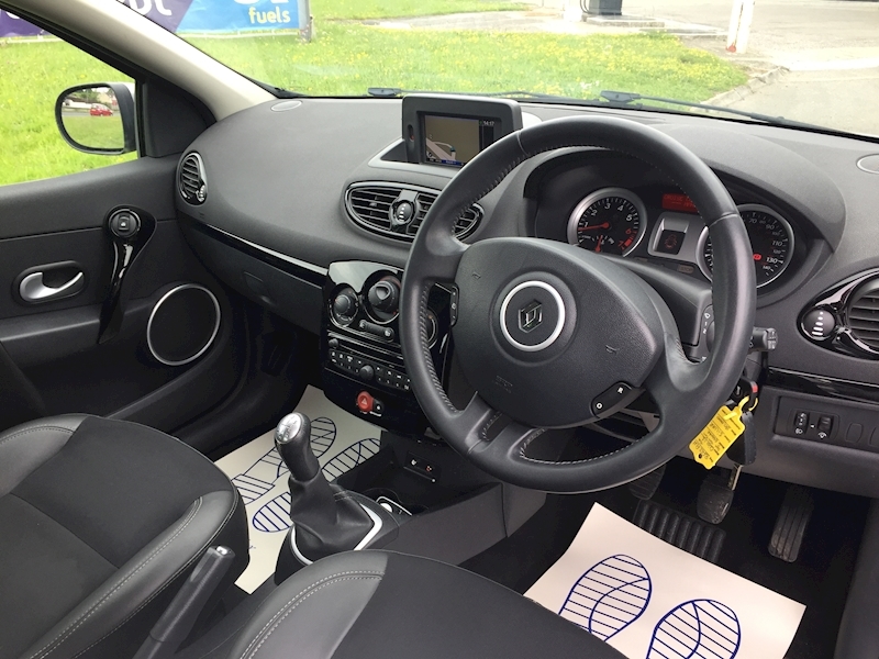 Renault 1.2 Dynamique TomTom Sport Tourer 5dr Petrol Manual (125 g/km, 100 bhp)