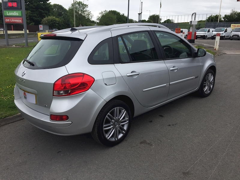 Renault 1.2 Dynamique TomTom Sport Tourer 5dr Petrol Manual (125 g/km, 100 bhp)