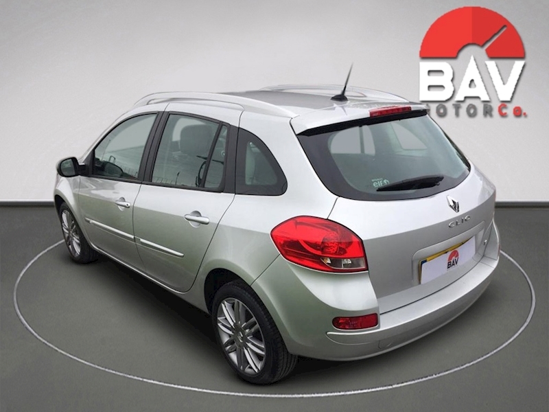 Renault 1.2 Dynamique TomTom Sport Tourer 5dr Petrol Manual (125 g/km, 100 bhp)