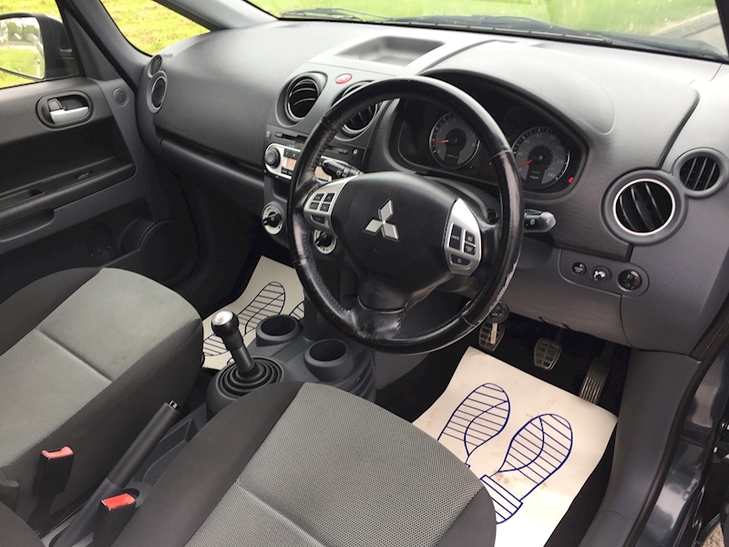 Mitsubishi Colt  Hatchback 1.3 Manual Petrol