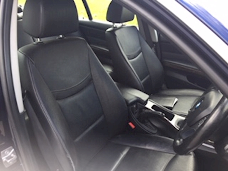 BMW 3 Series 2.0 318i Exclusive Edition Saloon 4dr Petrol Manual (146 g/km, 143 bhp)