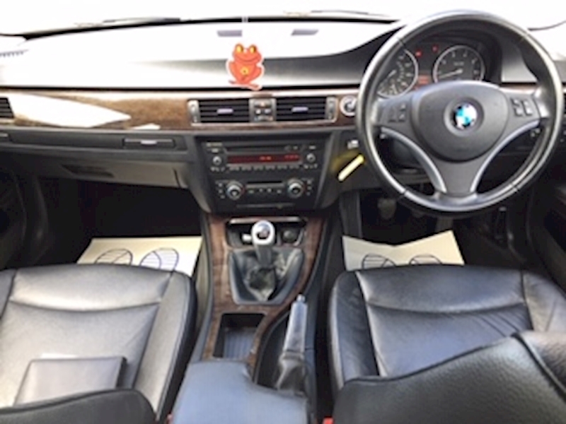 BMW 3 Series 2.0 318i Exclusive Edition Saloon 4dr Petrol Manual (146 g/km, 143 bhp)