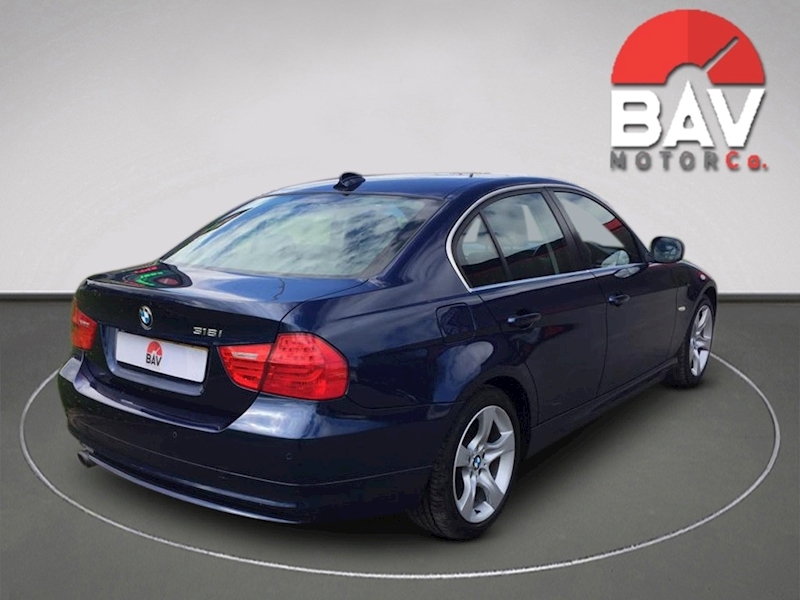 BMW 3 Series 2.0 318i Exclusive Edition Saloon 4dr Petrol Manual (146 g/km, 143 bhp)