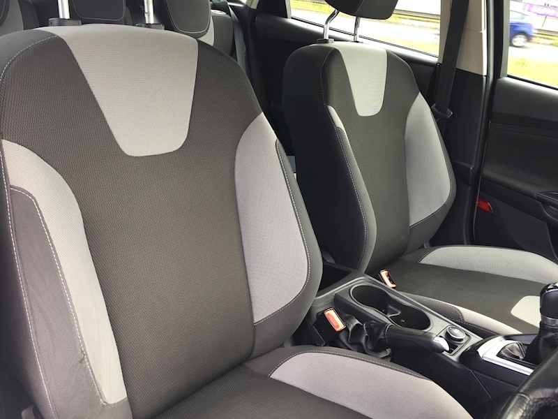 Ford 1.6 Zetec Hatchback 5dr Petrol Manual (136 g/km, 103 bhp)