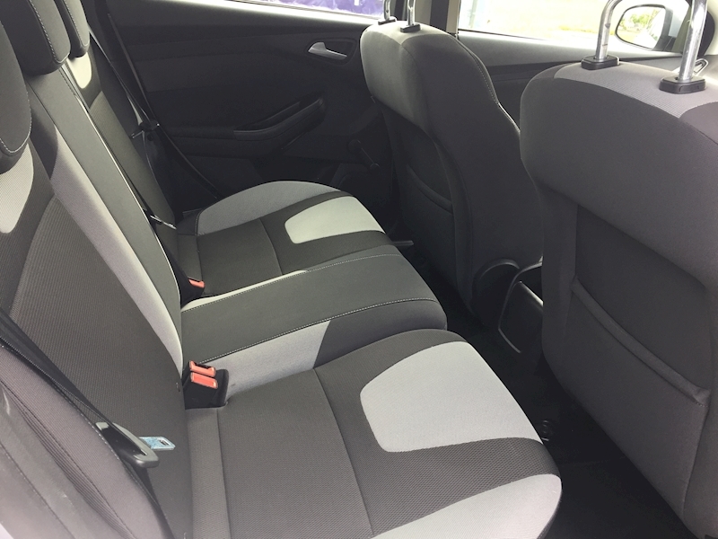 Ford 1.6 Zetec Hatchback 5dr Petrol Manual (136 g/km, 103 bhp)