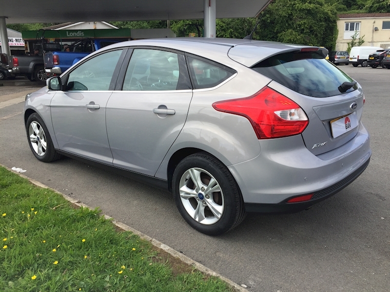 Ford 1.6 Zetec Hatchback 5dr Petrol Manual (136 g/km, 103 bhp)