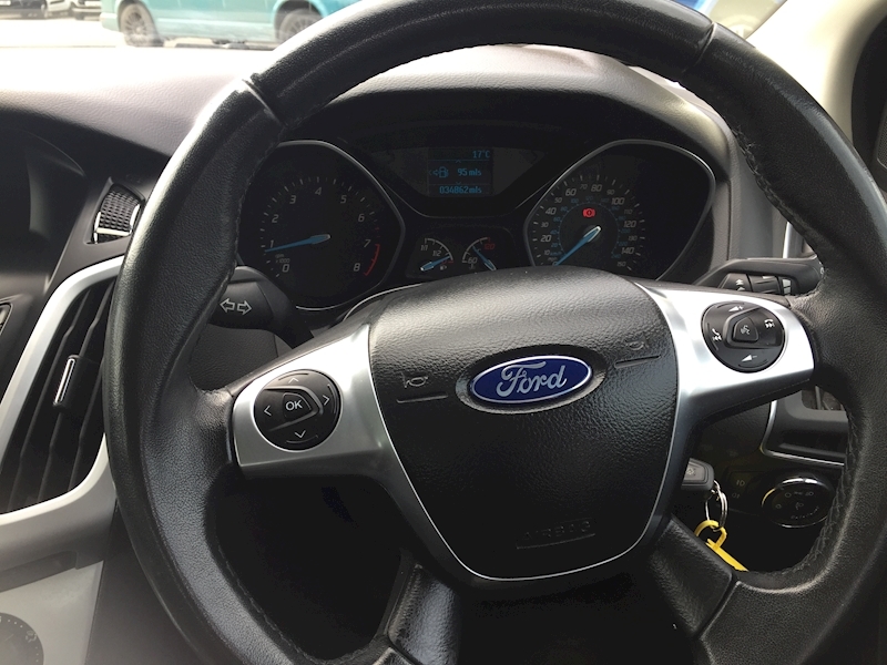 Ford 1.6 Zetec Hatchback 5dr Petrol Manual (136 g/km, 103 bhp)