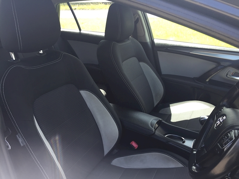 Toyota 2.0 D-4D Business Edition Touring Sports 5dr Diesel Euro 6 (s/s) (143 ps)