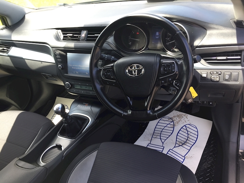 Toyota 2.0 D-4D Business Edition Touring Sports 5dr Diesel Euro 6 (s/s) (143 ps)