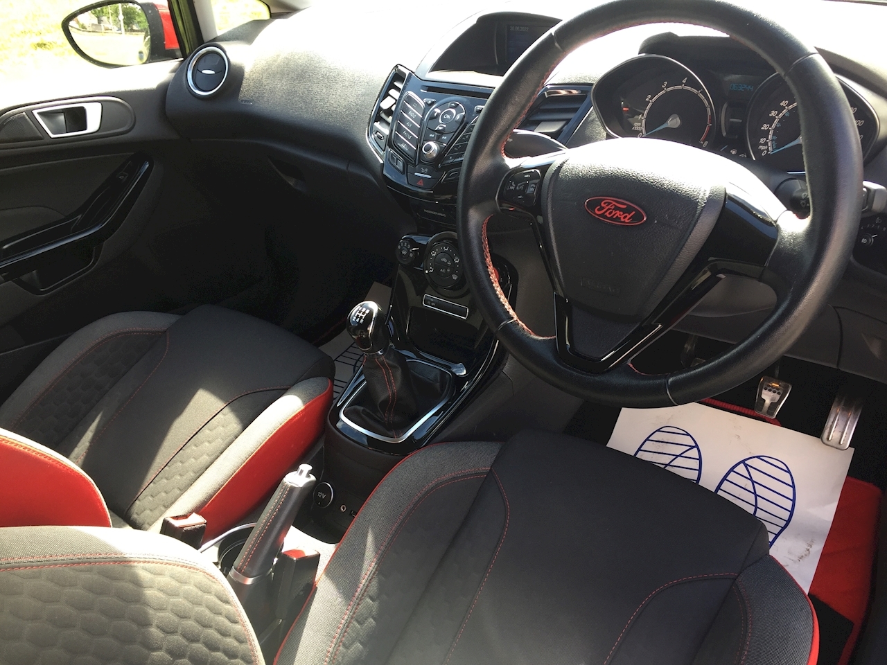 used-2016-ford-1-0t-ecoboost-zetec-s-black-edition-hatchback-3dr-petrol