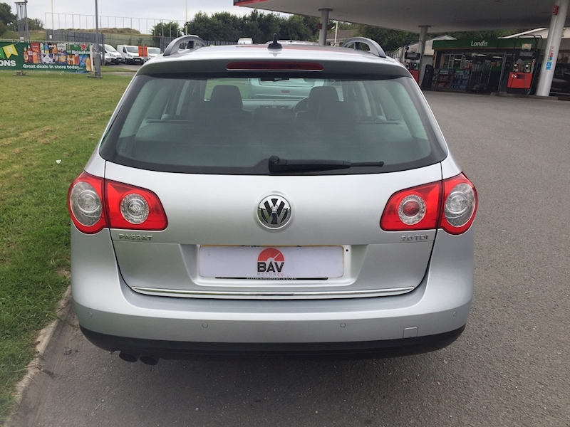 Volkswagen 2.0 TDI Highline Plus Estate 5dr Diesel DSG Euro 5 (170 ps)