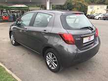 Toyota 1.33 Dual VVT-i Icon Hatchback 5dr Petrol Multidrive S Euro 5 Euro 5 (99 ps)