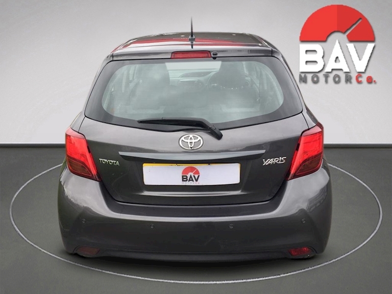 Toyota 1.33 Dual VVT-i Icon Hatchback 5dr Petrol Multidrive S Euro 5 Euro 5 (99 ps)