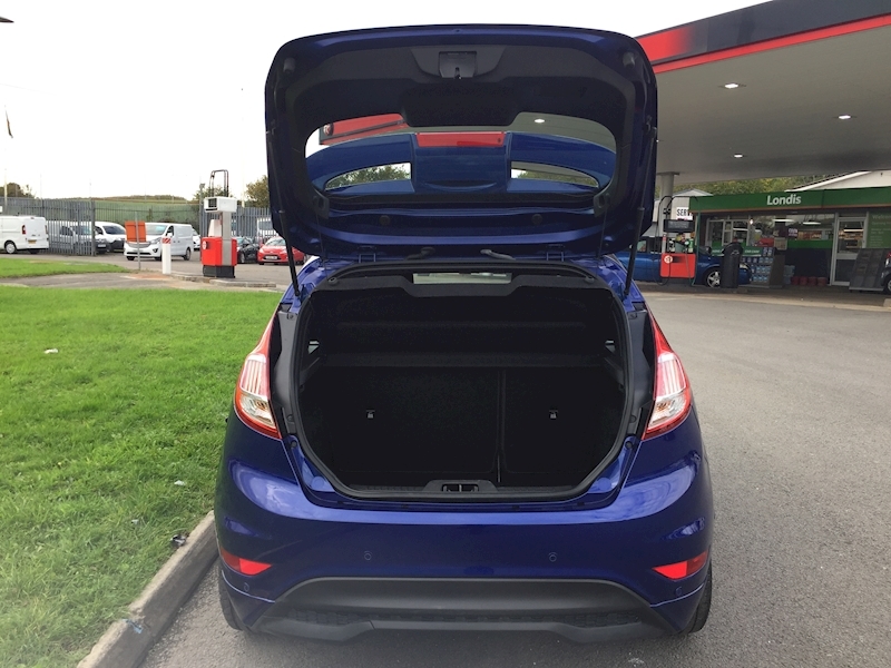 Ford 1.0T EcoBoost ST-Line Hatchback 3dr Petrol Manual Euro 6 (s/s) (100 ps)