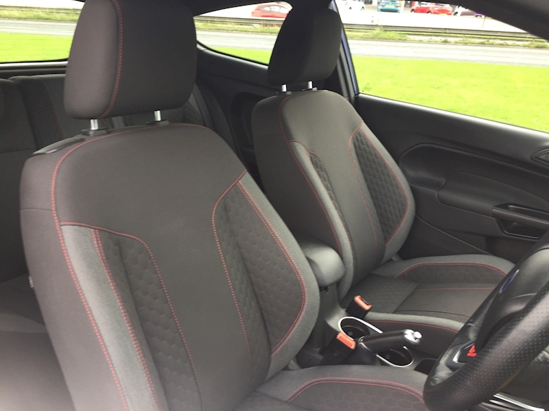 Ford 1.0T EcoBoost ST-Line Hatchback 3dr Petrol Manual Euro 6 (s/s) (100 ps)