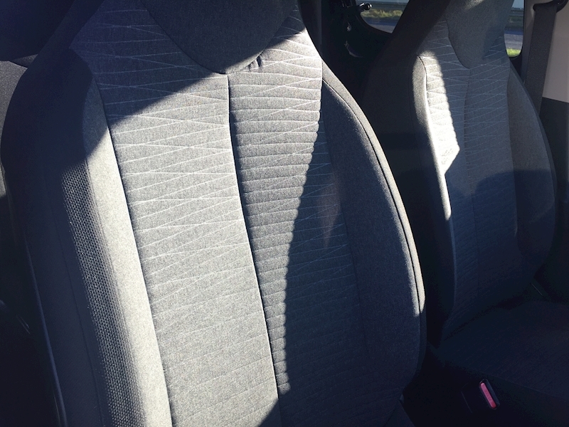 Citroen 1.2 PureTech Flair Hatchback 5dr Petrol Manual Euro 6 (82 ps)