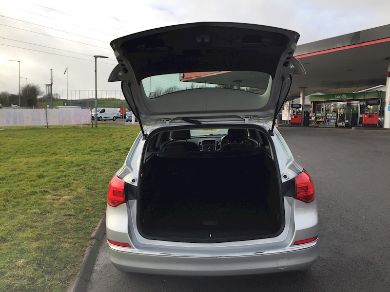 Vauxhall 1.6 CDTi ecoFLEX Design Sports Tourer 5dr Diesel Manual Euro 6 (s/s) (110 ps)