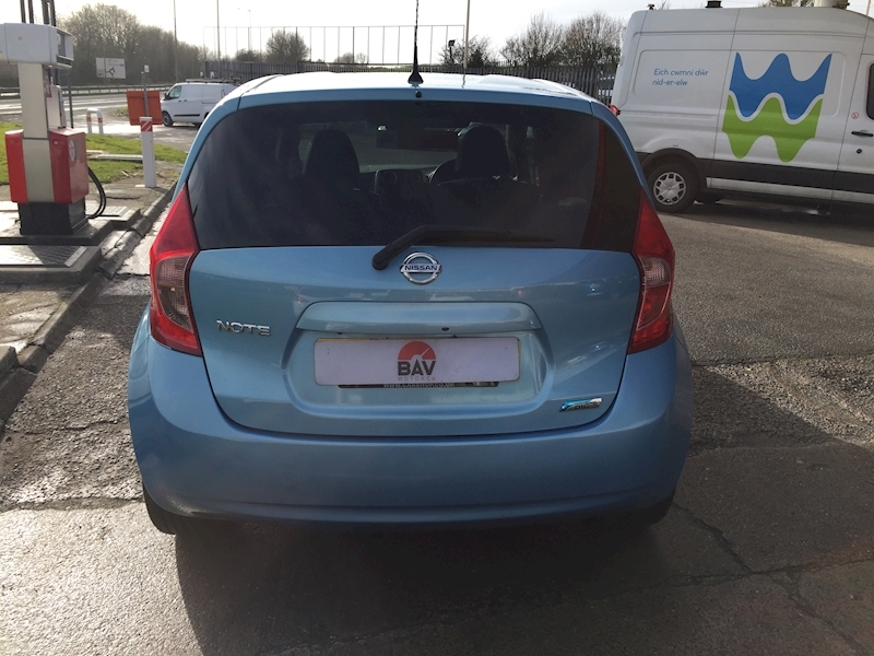 Nissan 1.2 DIG-S Tekna Hatchback 5dr Petrol CVT Euro 5 (s/s) (98 ps)