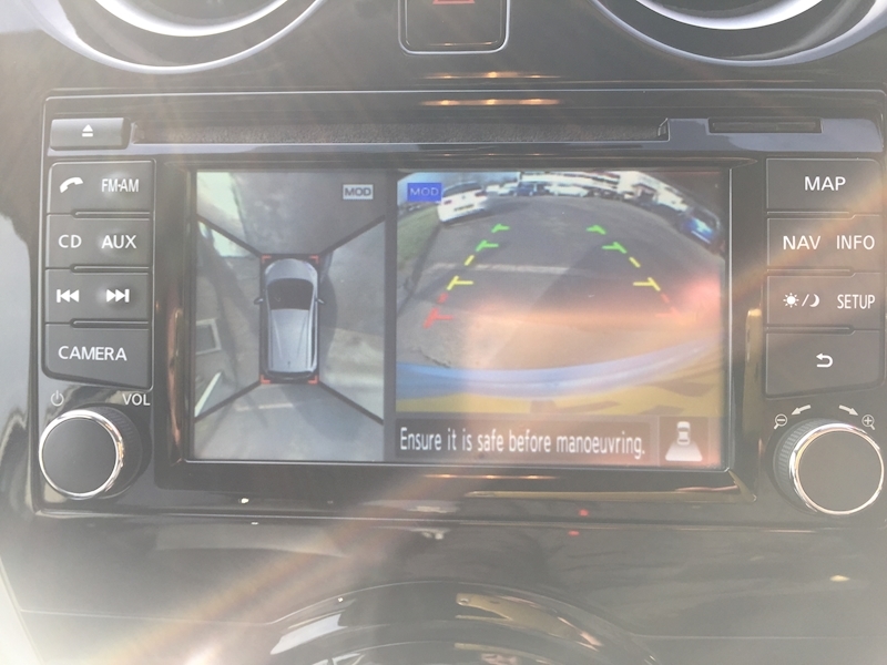 Nissan 1.2 DIG-S Tekna Hatchback 5dr Petrol CVT Euro 5 (s/s) (98 ps)