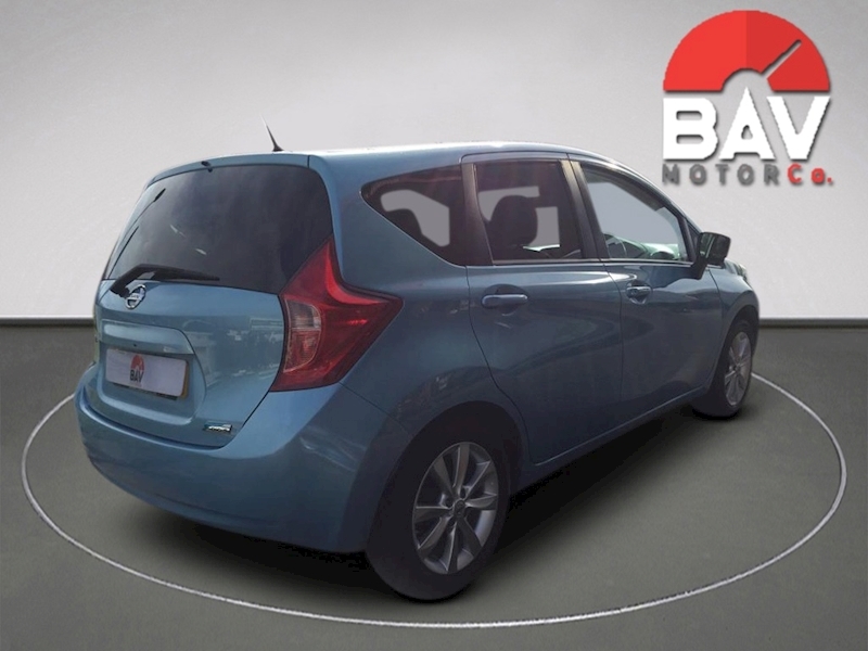 Nissan 1.2 DIG-S Tekna Hatchback 5dr Petrol CVT Euro 5 (s/s) (98 ps)