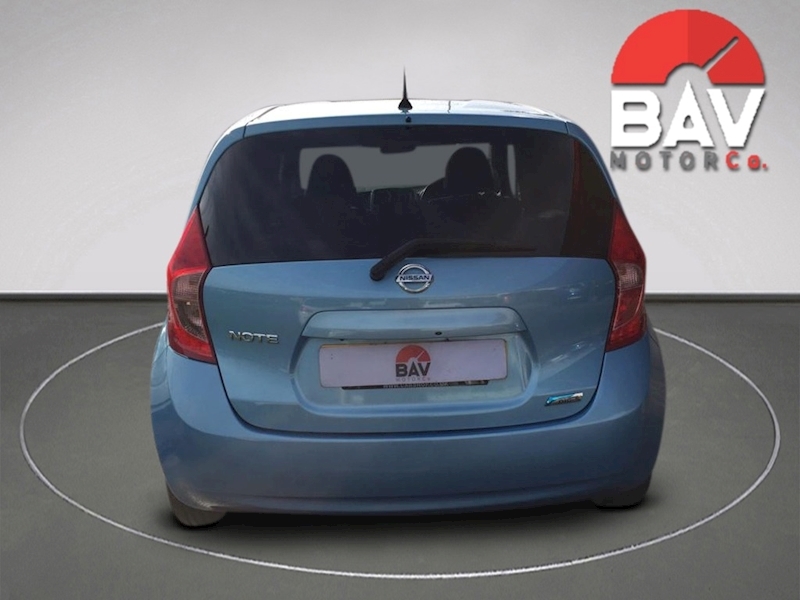 Nissan 1.2 DIG-S Tekna Hatchback 5dr Petrol CVT Euro 5 (s/s) (98 ps)