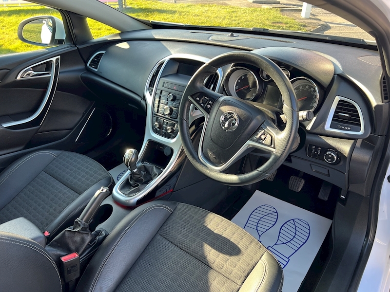 Vauxhall 1.4T SRi Coupe 3dr Petrol Manual Euro 5 (s/s) (140 ps)