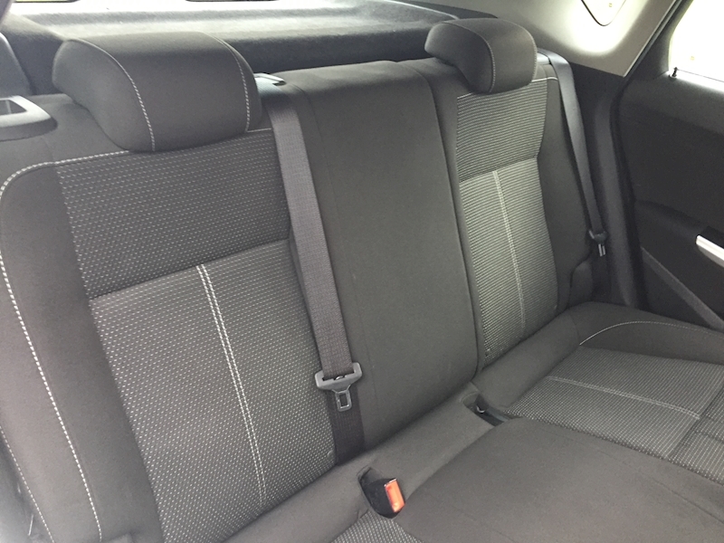 Vauxhall SRi Hatchback 1.6 Manual Petrol