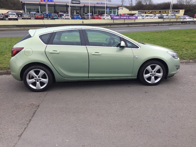 Vauxhall SRi Hatchback 1.6 Manual Petrol