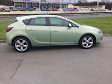 Vauxhall SRi Hatchback 1.6 Manual Petrol