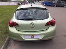 Vauxhall SRi Hatchback 1.6 Manual Petrol