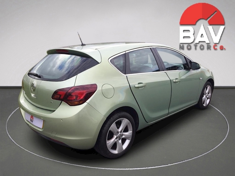 Vauxhall SRi Hatchback 1.6 Manual Petrol