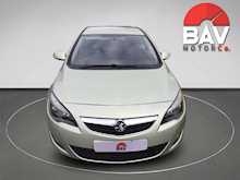 Vauxhall SRi Hatchback 1.6 Manual Petrol