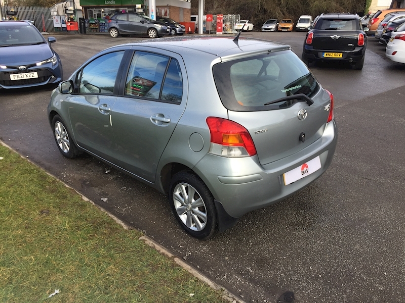 Toyota 1.33 Dual VVT-i TR Hatchback 5dr Petrol Manual Euro 4 (s/s) (101 ps)