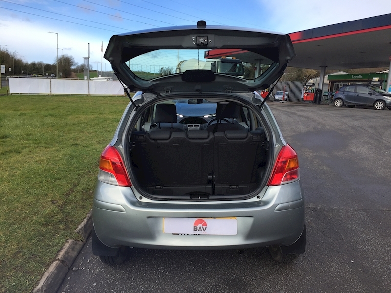 Toyota 1.33 Dual VVT-i TR Hatchback 5dr Petrol Manual Euro 4 (s/s) (101 ps)