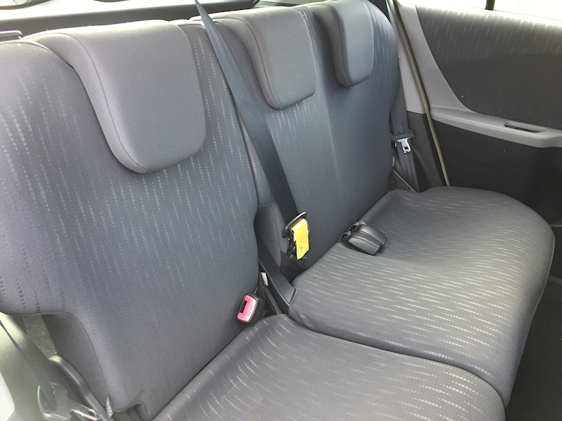 Toyota 1.33 Dual VVT-i TR Hatchback 5dr Petrol Manual Euro 4 (s/s) (101 ps)