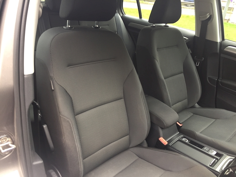 Volkswagen 1.6 TDI BlueMotion Tech SE Hatchback 5dr Diesel DSG Euro 5 (s/s) (105 ps)