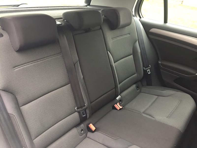 Volkswagen 1.6 TDI BlueMotion Tech SE Hatchback 5dr Diesel DSG Euro 5 (s/s) (105 ps)