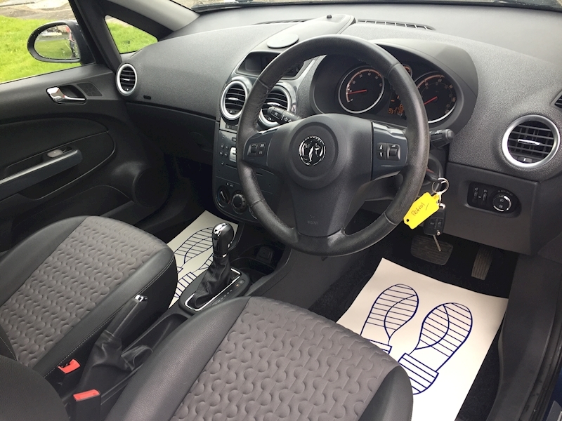 Vauxhall 1.4 16V SE Hatchback 5dr Petrol Auto Euro 5 (100 ps)